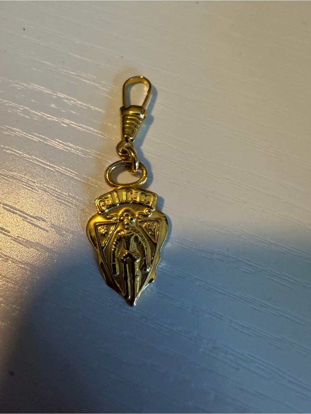 Vintage Gucci Gold Tone Arrowhead Charm Zipper Pull